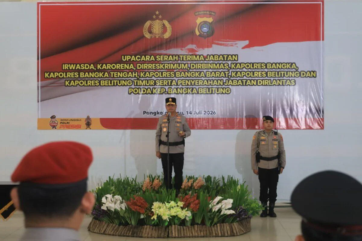 Kapolda Babel Irjen Pol Viktor T. Sihombing. Pimpin Sertijab Sejumlah PJU Hingga Kapolres, di Gedung Tribrata pada Selasa (14/7/26) sore.