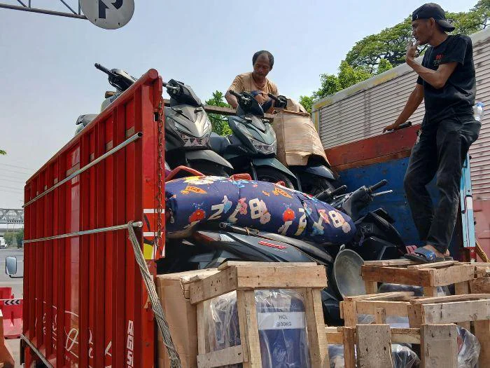 Terbongkar! 12 Motor Diduga Hasil Curian Hendak Diseberangkan ke Sumatera, Tim Tiger Unit Reskrim Polsek Tambora berhasil menggagalkan Truk Pengangkut