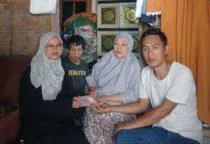 Wujud Kepedulian Polri, Ibu Tangguh Itoh (55), warga Kampung Cibedug Tengah, Desa Nagrak, Kecamatan Sukaraja, Kabupaten Bogor, Dapat Hadiah Bedah Rumah dari Kapolri