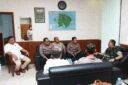 Wakapolres Belitung Kompol Bagus Krisna Ekaputra, didampingi para Pejabat Utama (PJU) Polres Belitung Jalin Silaturahmi ke Kodim 0414/Belitung, Perkuat Sinergitas TNI–Polri