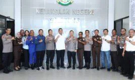 Kapolres Belitung, AKBP Satria Darma, Laksanakan Silaturahmi ke Kejaksaan Negeri Belitung pada Hari Pertama Bertugas, Kamis (16/7/2026).