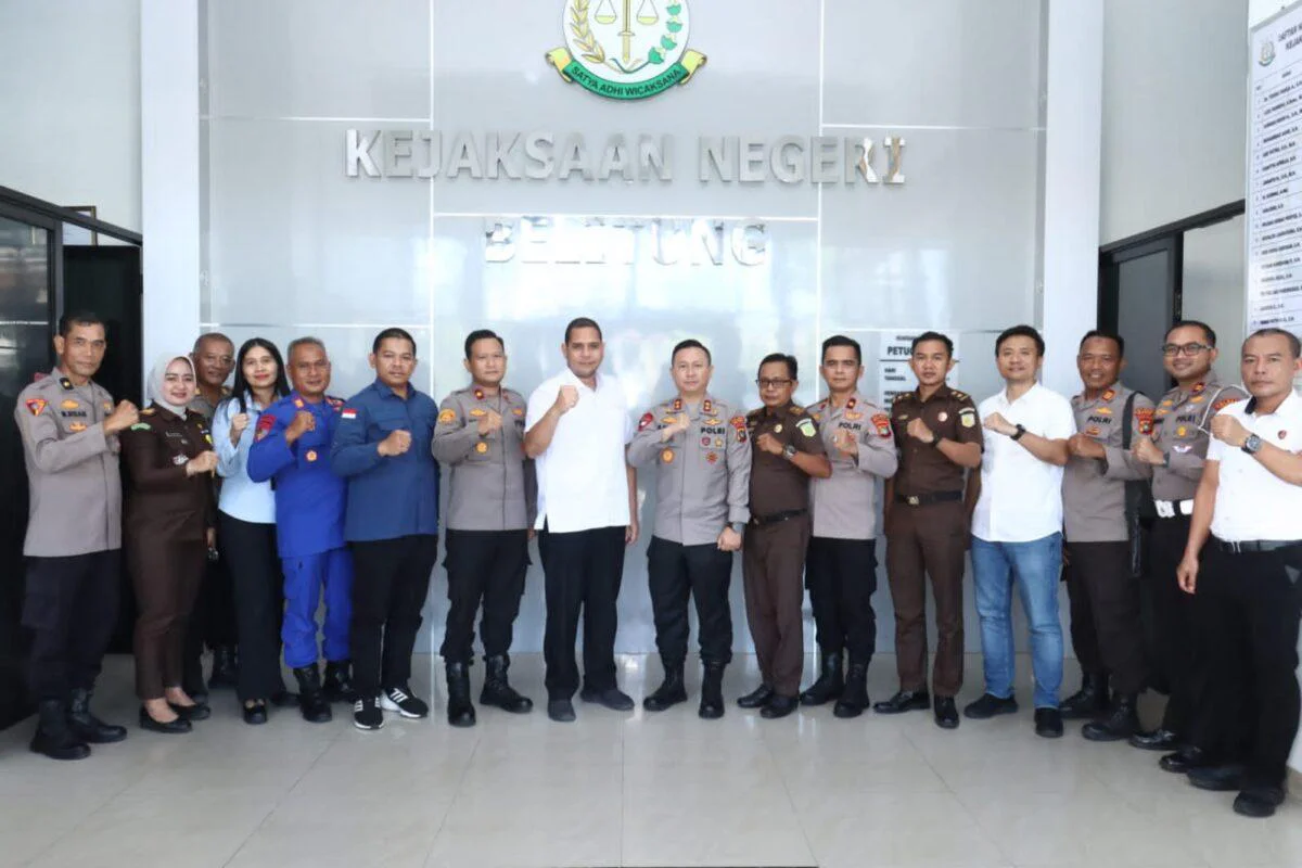 Kapolres Belitung, AKBP Satria Darma, Laksanakan Silaturahmi ke Kejaksaan Negeri Belitung pada Hari Pertama Bertugas, Kamis (16/7/2026).