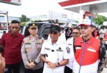 Kapolres Belitung AKBP Satria Darma bersama Bupati Belitung H. Djoni Alamsyah Hidayat, S.Sos dan Forum Koordinasi Pimpinan Daerah (Forkopimda) melaksanakan inspeksi mendadak (sidak) ke dua Stasiun Pengisian Bahan Bakar Umum (SPBU) di Kecamatan Tanjungpandan, Rabu (22/7/2026).